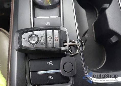 2017 Ford Fusion Platinum z USA, uszkodzony, nr VIN 3FA6P0K98HR103704